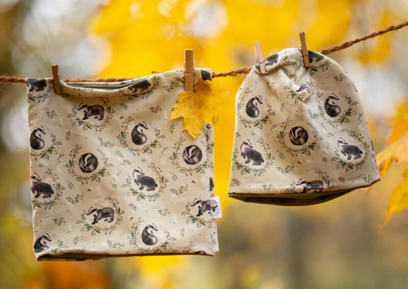 Mütze und Loop Dachs